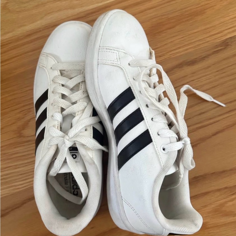 Adidas ortholite tennis shoes